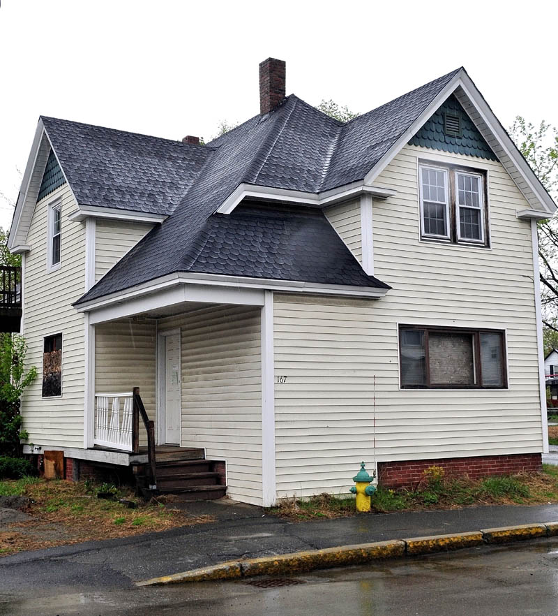Waterville officials tour cityowned house