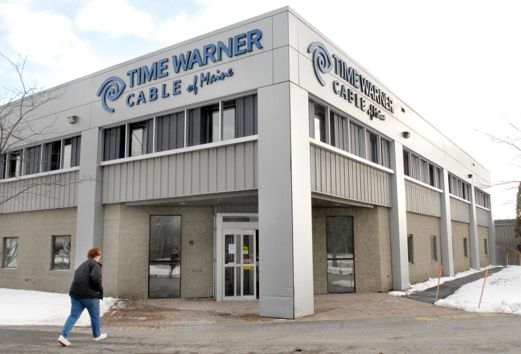 Time Warner Cable has pulled the plug on WMTW Channel 8, the Maine ABC affiliate over a financial dispute.