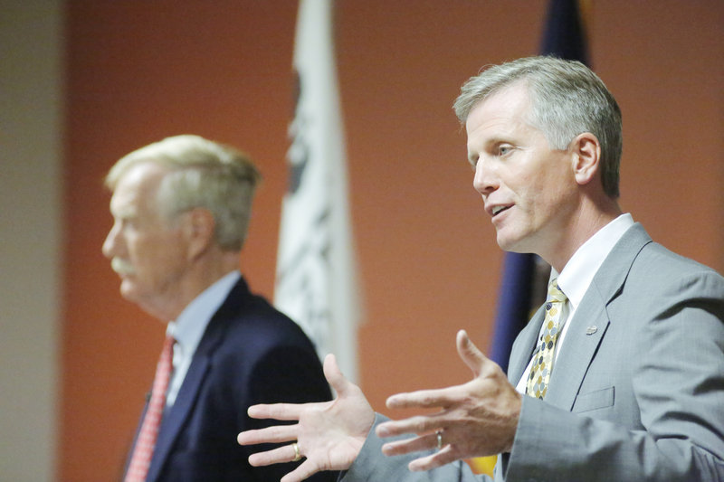 U.S. Senate candidates Charlie Summers, right, and Angus King during their debate at Texas Instruments in South Portland on Wednesday, Sept. 12, 2012. Democratic candidate Cynthia Dill chose not to attend.