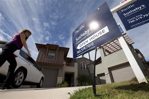 Average U.S. rates on fixed mortgages fell to fresh record lows this week, a trend that has helped the housing market start to recover this year. Mortgage buyer Freddie Mac says that the average rate on the 30-year loan dipped to 3.34 percent, the lowest on records dating back to 1971. That's down from 3.40 percent last week and the previous record low of 3.36 percent reached last month.