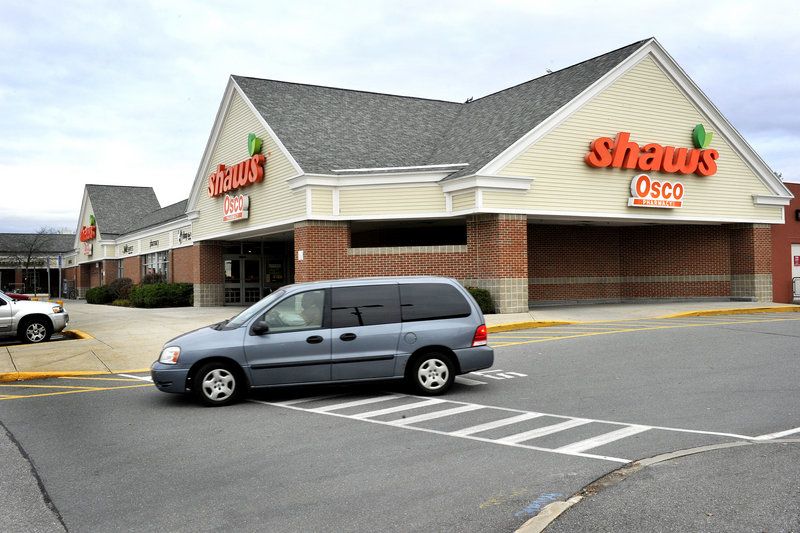 Shaw's grocery store at Northgate Plaza in Portland.