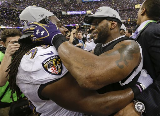 Baltimore Ravens linebackers Dannell Ellerbe (59) and Ray Lewis (52) celebrate after defeating the San Francisco 49ers 34-31 in the NFL Super Bowl XLVII football game, Sunday, Feb. 3, 2013, in New Orleans. (AP Photo/Patrick Semansky)