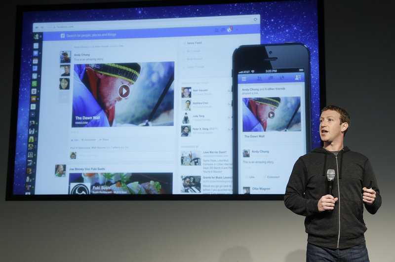 Facebook CEO Mark Zuckerberg unveils a new look for the company’s News Feed in Menlo Park, Calif., on Thursday.