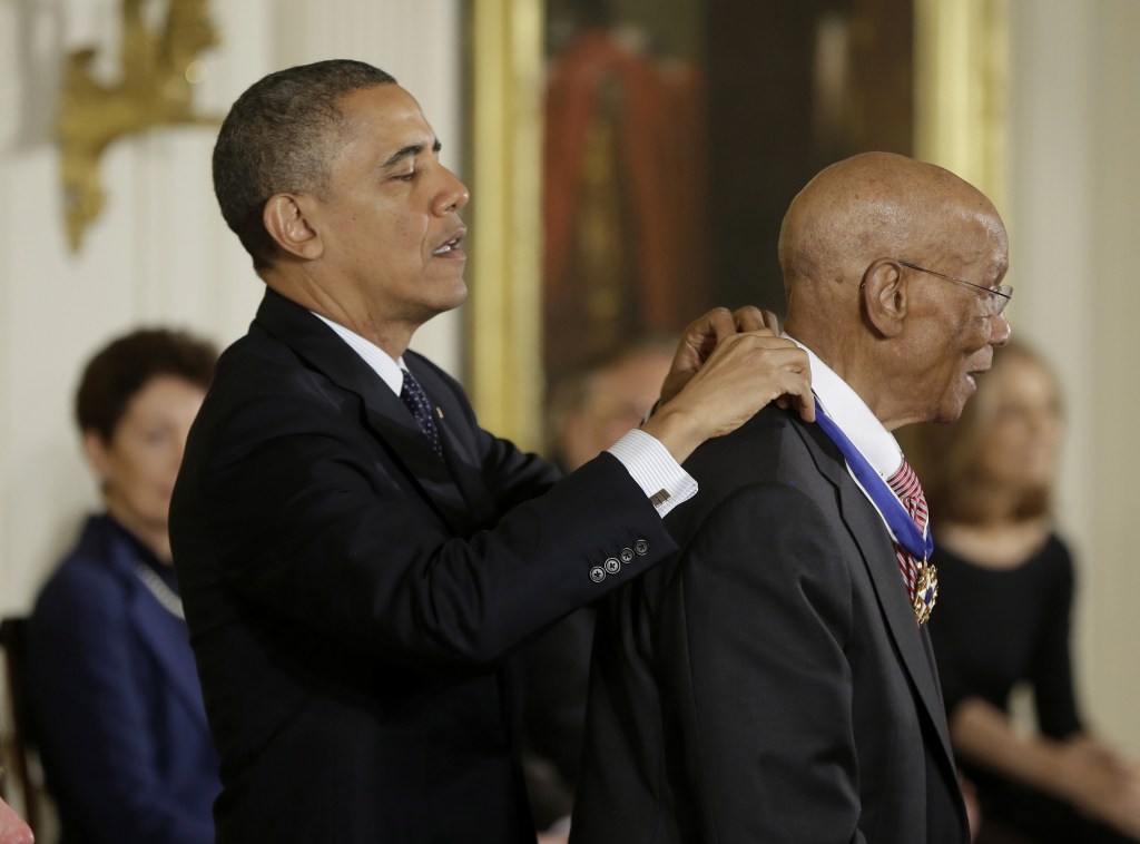 President Barack Obama awards the Presidential Medal of Freedom to baseball Hall-of-Famer Ernie Banks.