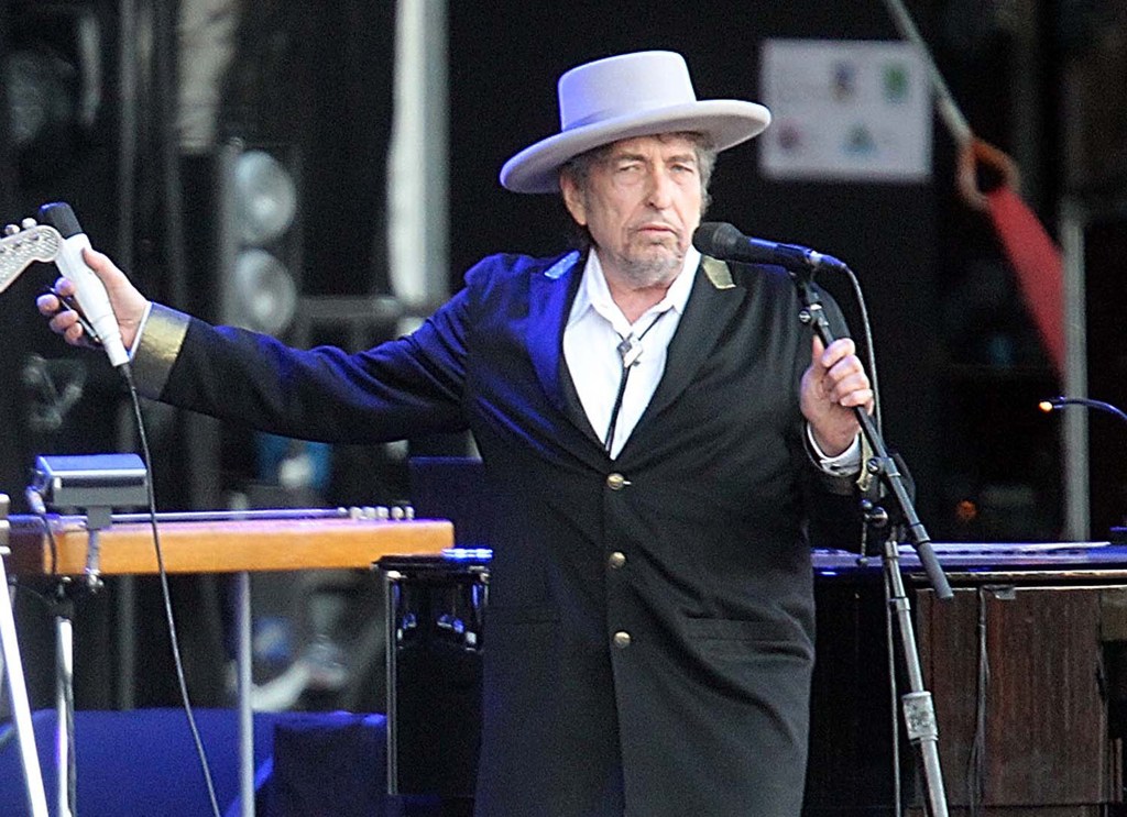 Bob Dylan performs at “Les Vieilles Charrues” Festival in Carhaix, western France, in this July 2012 photo. A spokeswoman for the Paris prosecutor’s office says charges of “public insult and inciting hate” were filed against the singer-songwriter in mid-November.