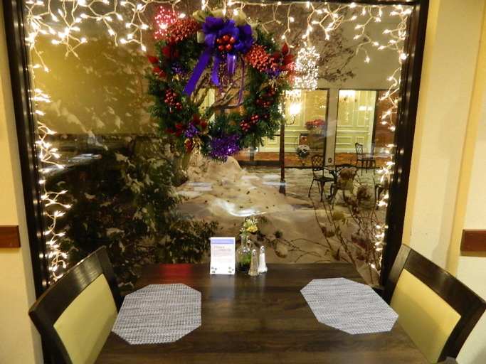 Table with a view to the courtyard