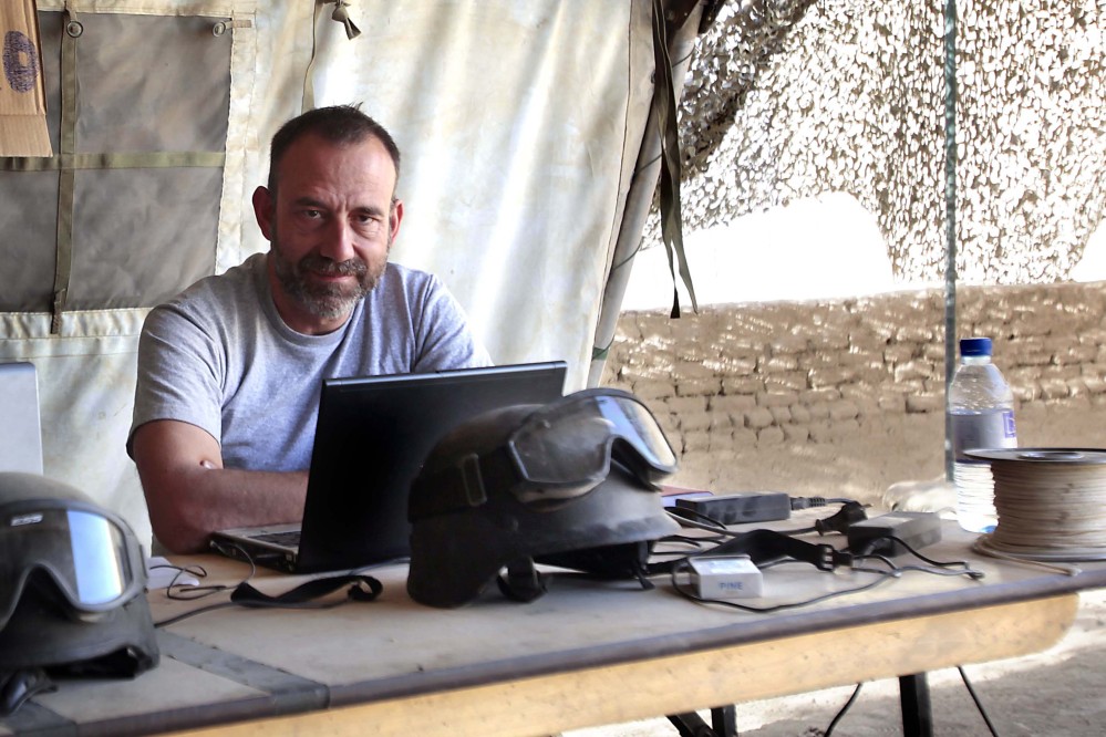 Journalist Marc Marginedas who was kidnapped by al-Qaida-linked militants in Syria, crossed the border into Turkey on Sunday his newspaper reported.
