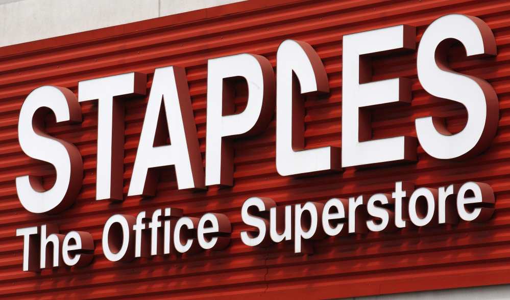 Staples says it will close 225 North American stores, about 10 percent of Staples Inc.’s worldwide total of 2,200, by the end of 2015.
