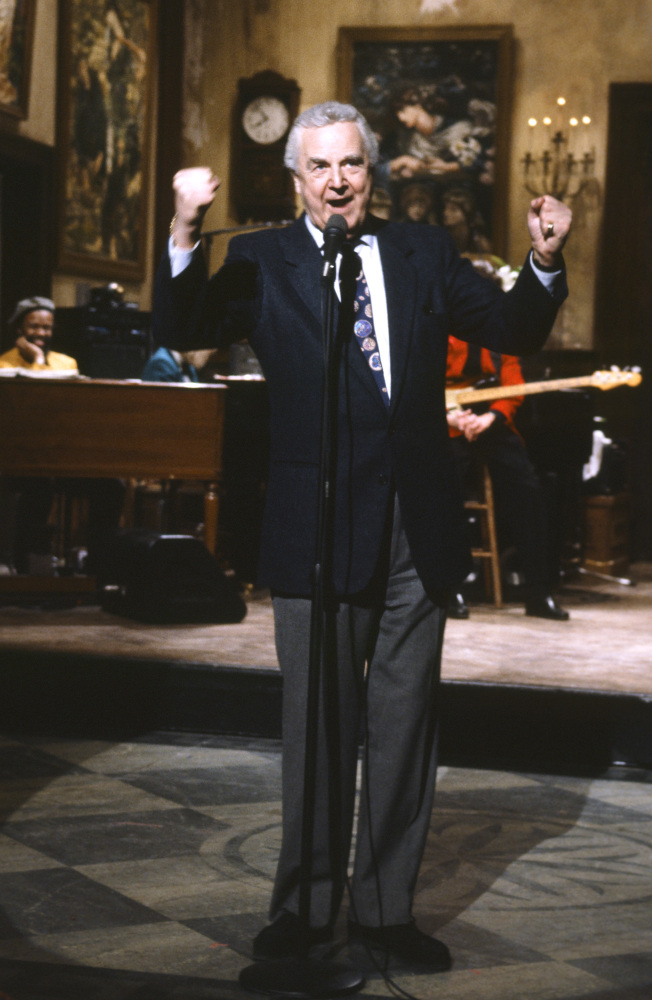 This March 14, 1992 photo provided by NBC shows announcer Don Pardo on the set of “Saturday Night Live.”