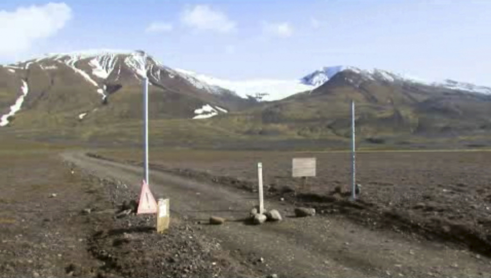 Earthquakes are rocking Iceland’s Bardarbunga volcano, adding to concerns that magma movements may trigger an eruption that could hinder air traffic.
