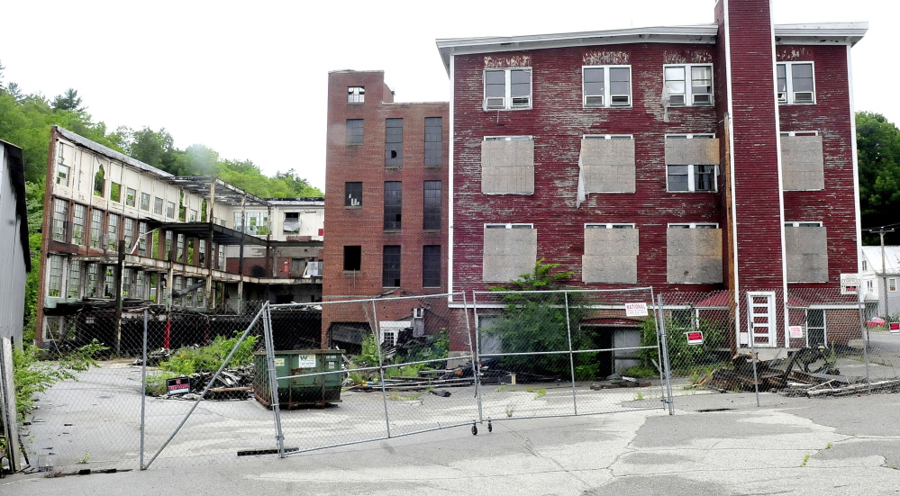 The town of Wilton and the owner of the Forster Mill in Wilton failed to come to agreement Friday in mediation over a lawsuit filed by the town calling for the building to be torn down.