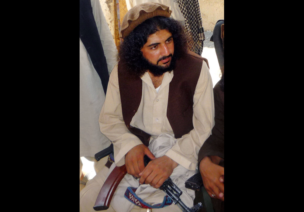 The U.S. military in Afghanistan handed over three Pakistani detainees to Islamabad, including one who Pakistani intelligence officers said is a senior Taliban commander long wanted by the Pakistani government. The transfer of Latif  Mehsud, a close confidante of the former head of the Pakistani Taliban, underlines the improving relations between the U.S., Pakistan and Afghanistan.