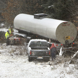 A tractor trailer and a pickup truck were involved in an accident in the southbound lane of the Maine Turnpike in Arundel on Friday, January 9, 2015. Photo by Gregory Rec/Staff Photographer