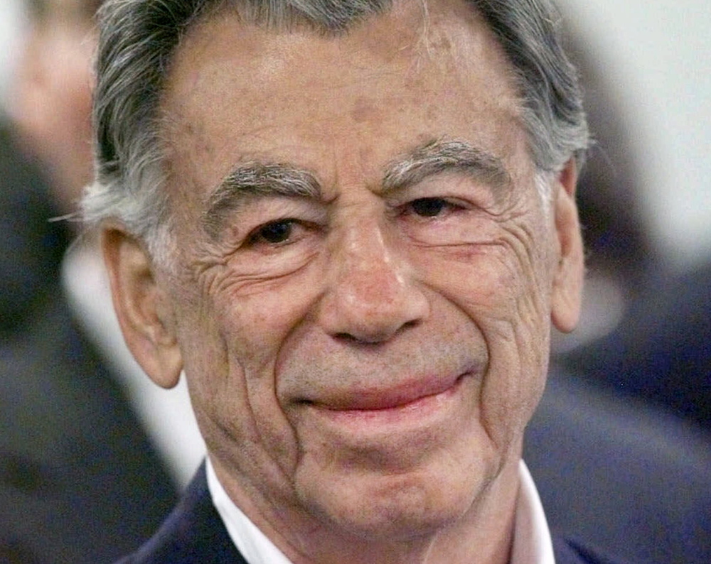 Billionaire entrepreneur Kirk Kerkorian built the first modern mega-resort on the Las Vegas Strip in 1969, and was called a businessman who could see around corners.