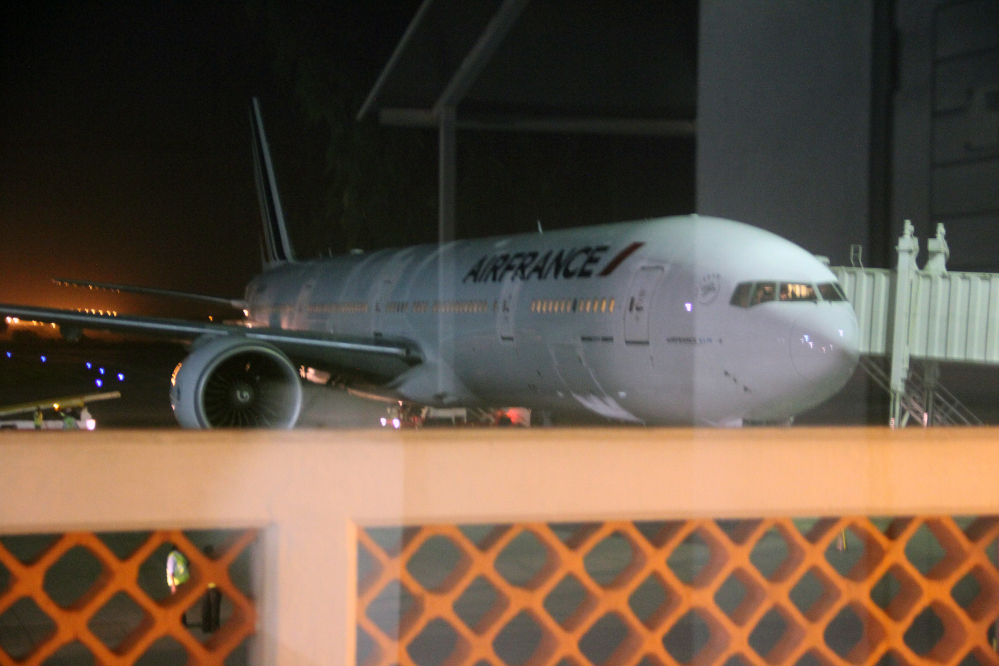 An Air France plane which arrived at Moi International Airport, Mombasa, Kenya Sunday to pick passengers after a bomb scare on their earlier flight from Mauritius.