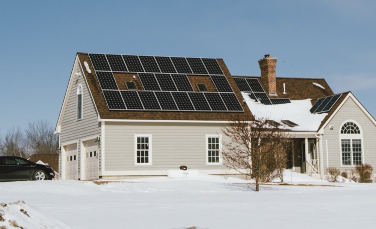 The Legislature is grappling with the question of how to compensate homes and small businesses that generate power when the sun shines but depend on utility companies when it doesn't.