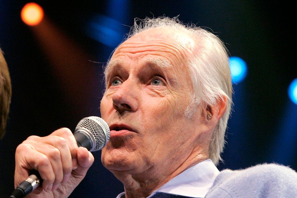 Sir George Martin answers a question from the media after the sneak preview of a new Beatles-themed Cirque du Soleil show, "Love," in Las Vegas on May 24, 2006. The Associated Press