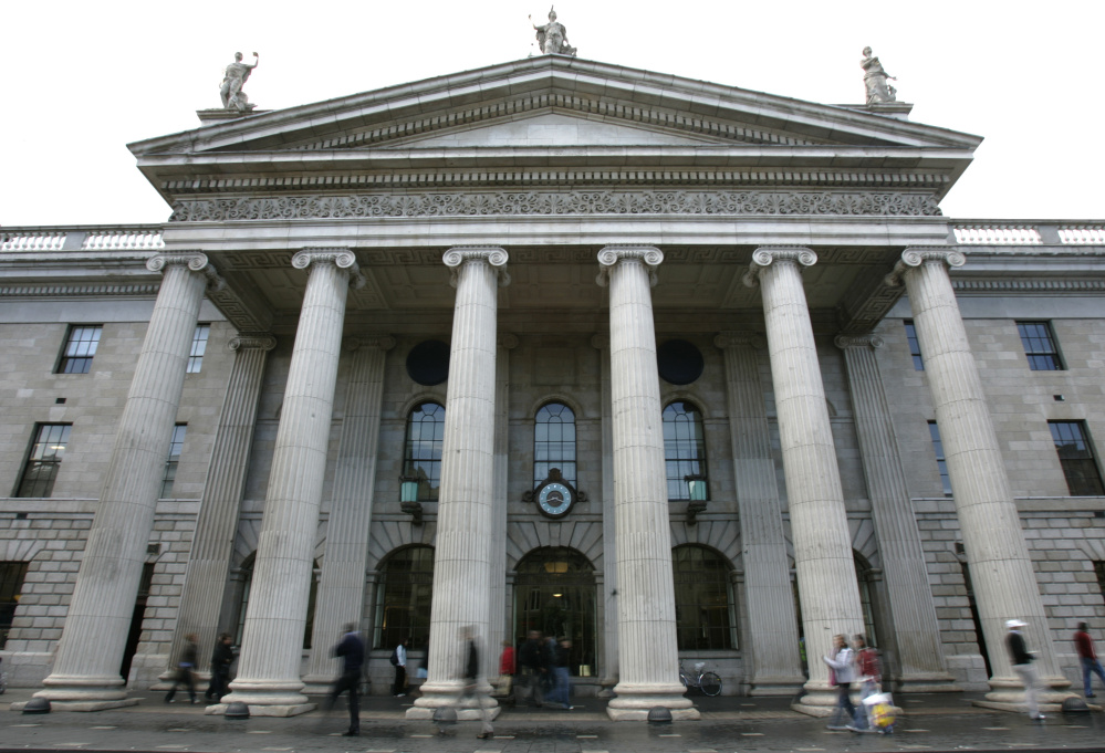 A view of the General Post Office in Dublin, famous for the 1916 Easter Rising, May 27, 2007. REUTERS/Luke MacGregor (IRELAND) - RTR1QET8