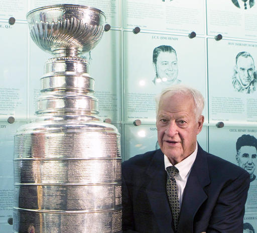 Former Red Wings, Aeros legend Gordie Howe dies at 88