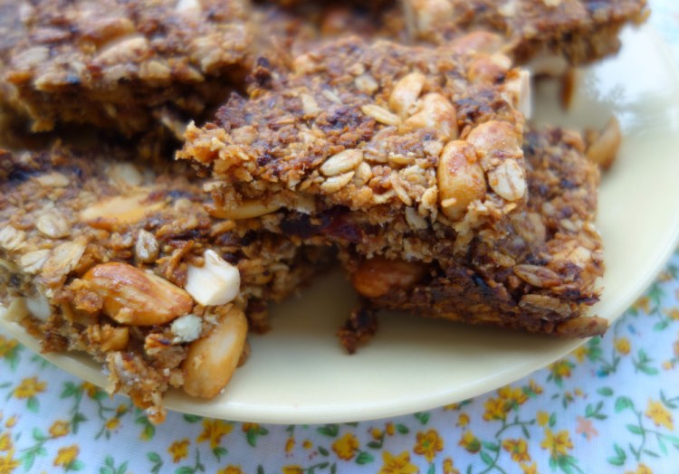 The dates add a lovely fudgy texture and the oats and peanuts give slow release energy which will keep your kids (and you) going for a few hours.