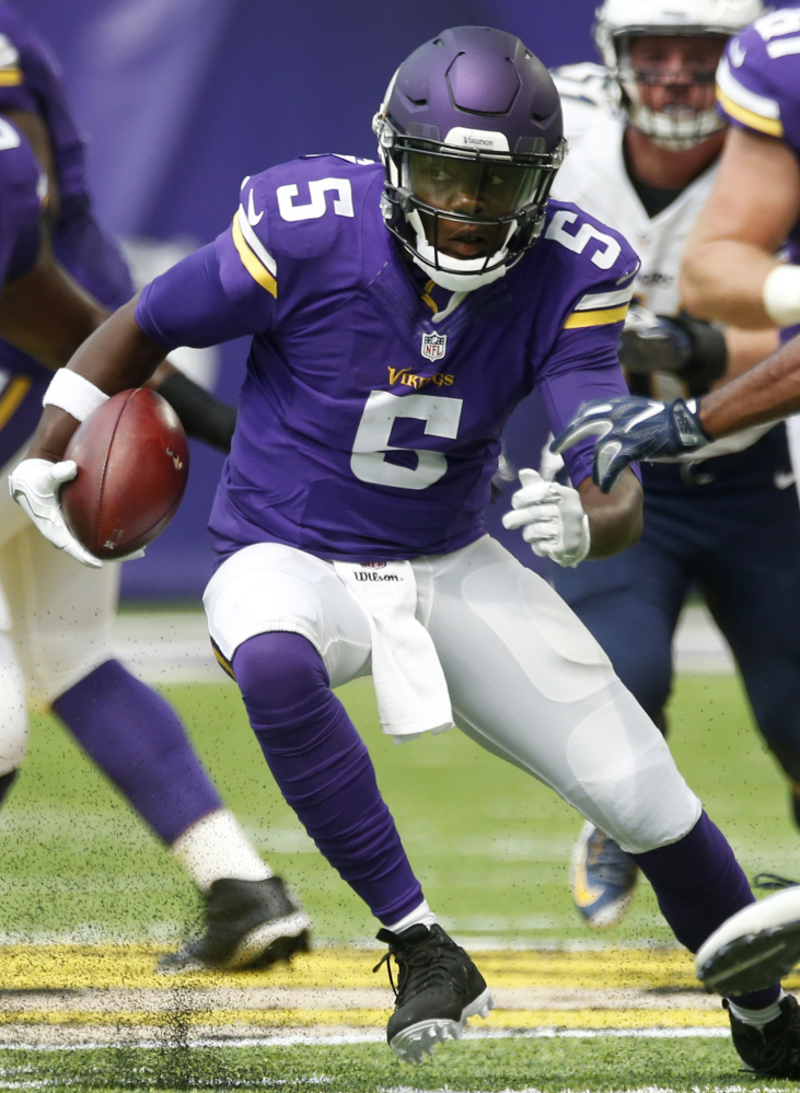 Vikings quarterback Teddy Bridgewater dislocated his left knee and completely tore his ACL in a freak injury at Tuesday's practice.