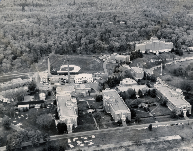 The Togus campus in 1973. The main hospital building, Building 200, is at top right. The baseball field at top left was torn down for parking lots.