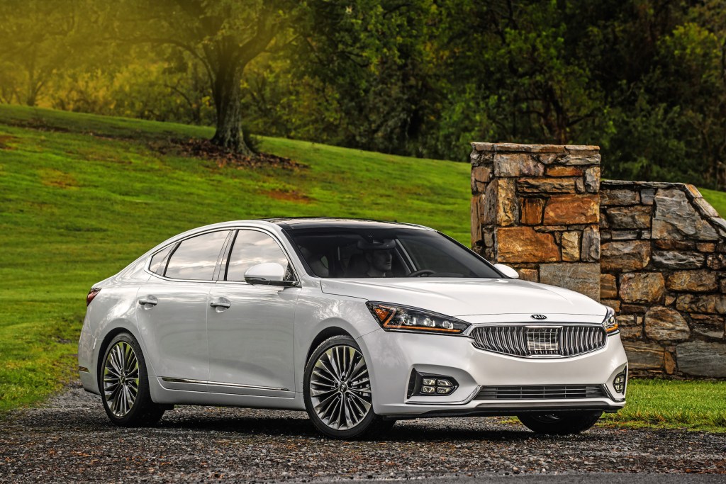 Driving the 2017 Cadenza reveals the car to be well balanced. 