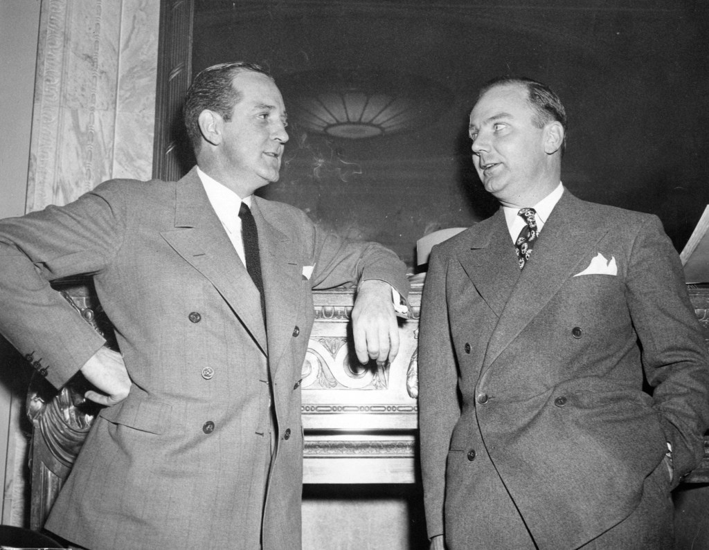 Preston Tucker with his attorney, D.W. Holloman, in November 1946. 