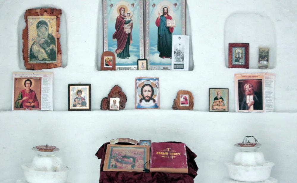 Alexander Batyokhtin said building the altar was one of the hardest parts of making this chapel from snow in Sosnovka, Russia.