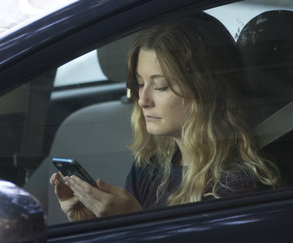 Backers of a bill to impose a license suspension for texting and driving say imposing a fine for a first offense hasn't curtailed the practice.