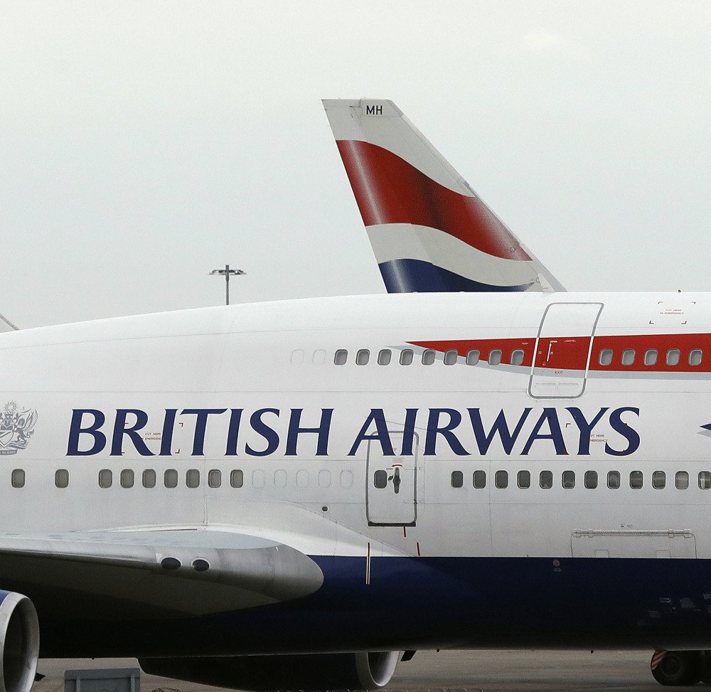 A failure of British Airways computer systems on Saturday morning threw the plans of tens of thousands of travelers into disarray over the holiday weekend.