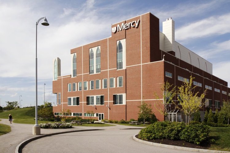 Managers at Mercy Hospital say plans to expand its Fore River facility are still on track, despite a downgrade on the bond rating of its parent company, Eastern Maine Healthcare Systems. Moody’s Investors Service lowered the system’s bond rating to  junk bond status Thursday, indicating it’s a risky investment for institutional investors. EMHS had a $34.3 million operating loss in 2016. The expansion is expected to start in 2021.