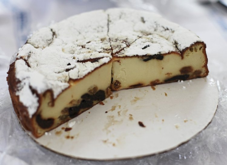 The far Breton is a custardy pudding cake, light and ethereal.