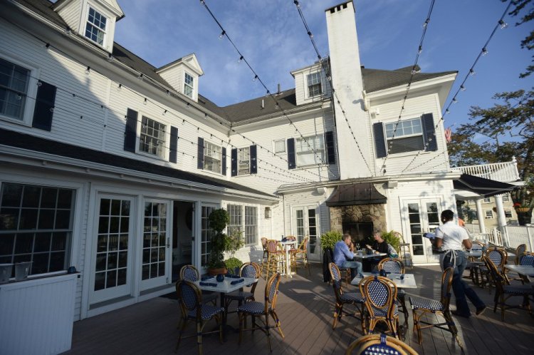 Outdoor seating at The Burleigh, which is housed in the Kennebunkport Inn.