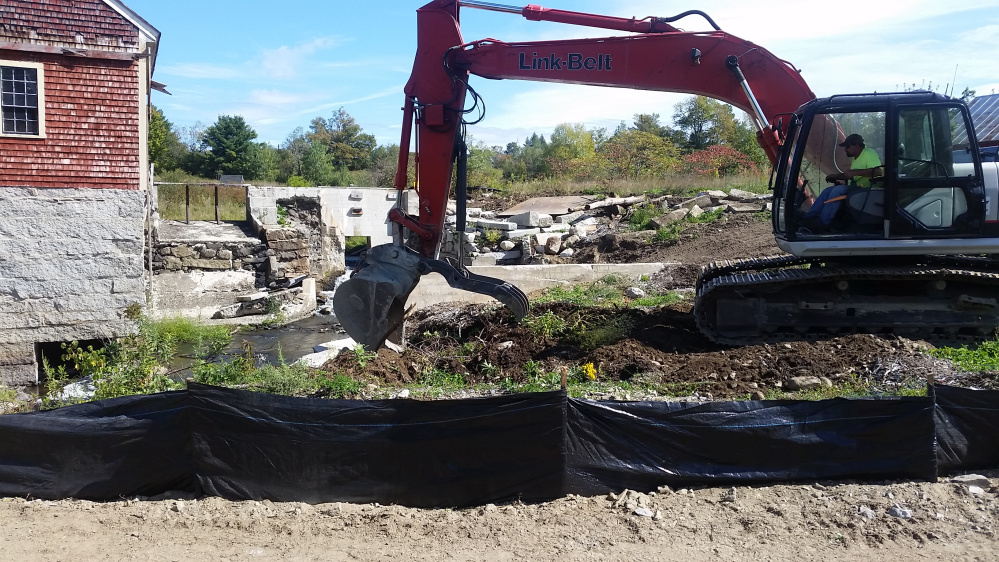 Group removes dam to get alewives to China Lake