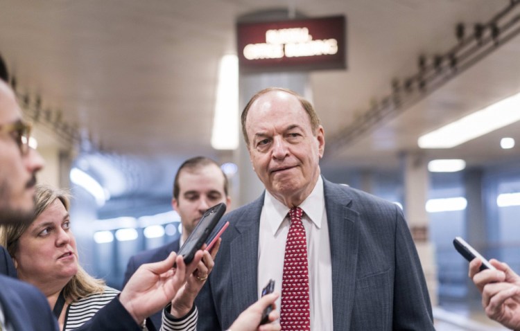 Sen. Richard Shelby again makes it clear that he doesn't want to serve with Roy Moore.