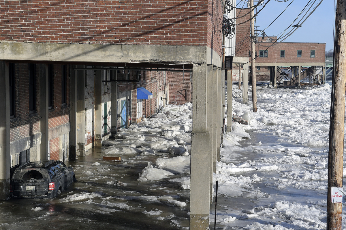 Sudden ice jam on the Kennebec floods areas of Augusta, Hallowell ...
