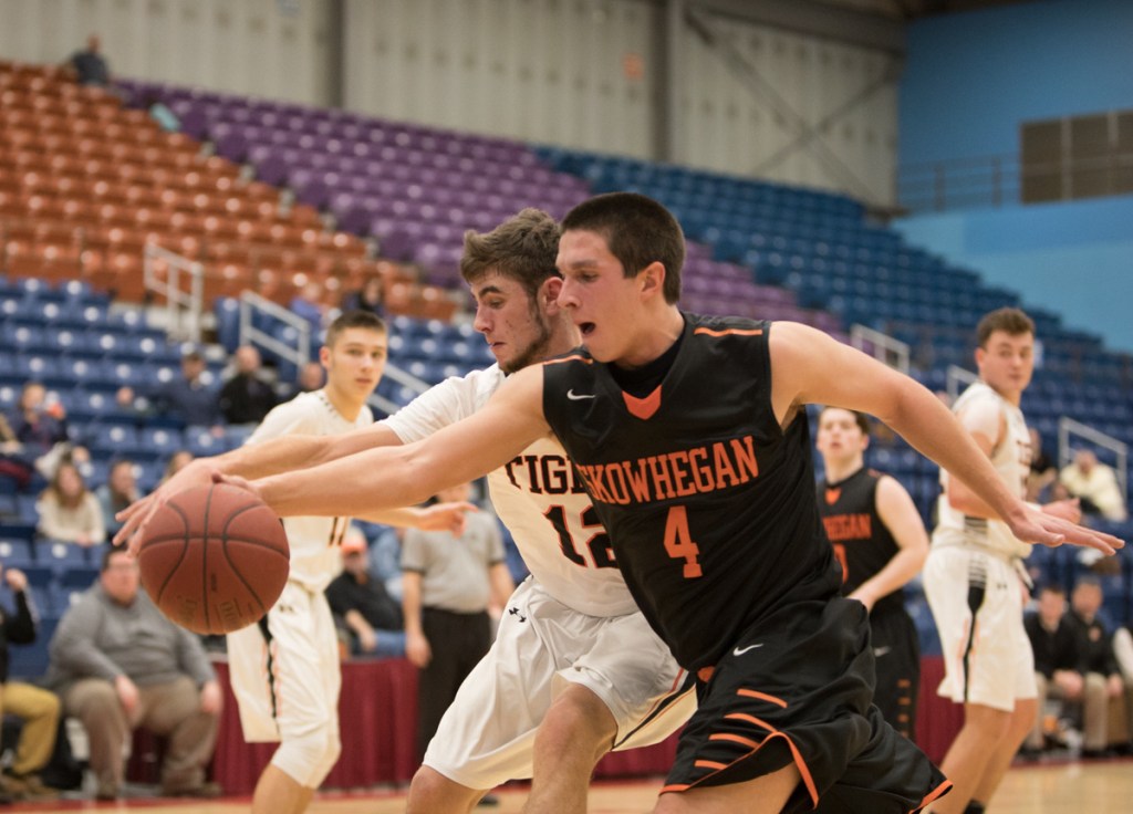 Skowhegan boys basketball holds off Gardiner