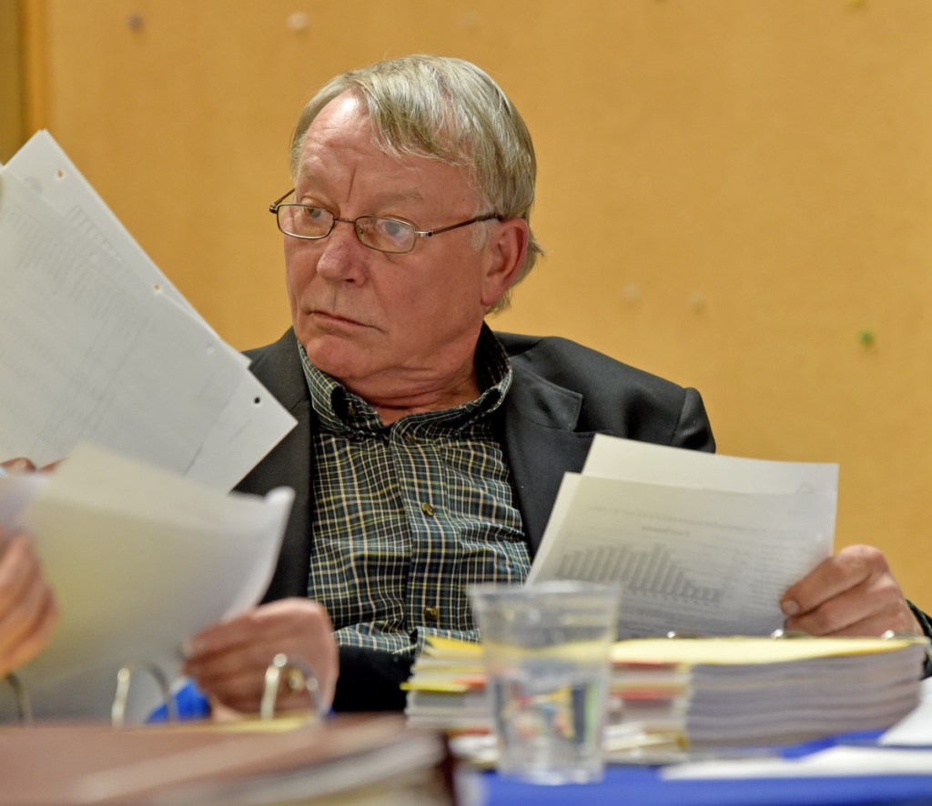 Vassalboro school board readies for AOS vote, searches for principal