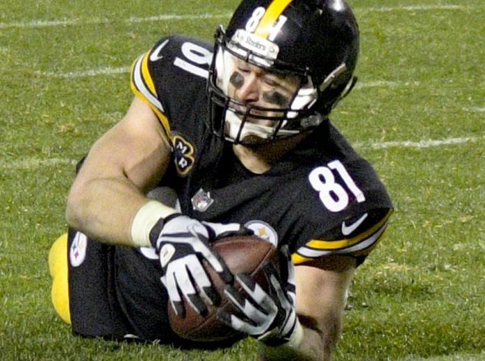 Against the Patriots in December this was not a catch by Pittsburgh tight end Jesse James. In the 2018 season, it would have been a Steelers touchdown.
