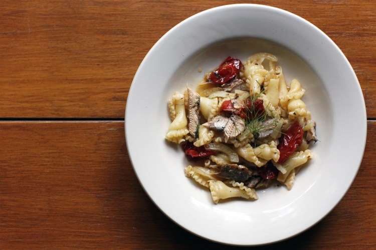This recipe for Roasted Tomato, Fennel and Sardine Pasta serves four to six people.