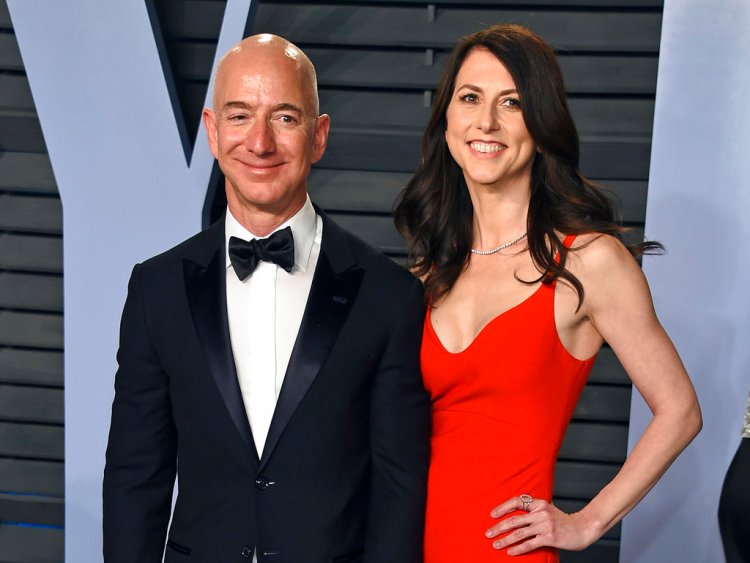 Jeff Bezos and wife MacKenzie Bezos arrive at the Vanity Fair Oscar Party in Beverly Hills, Calif. on March 4, 2018.  