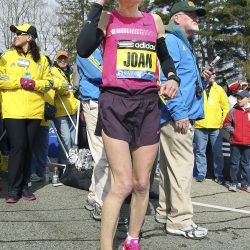 Boston_Marathon_Benoit_Samuelson_21647