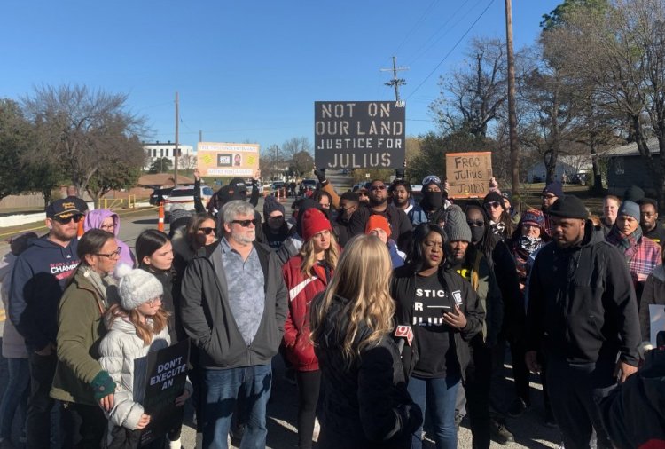 Supporters of Julius Jones rally outside Oklahoma State Penitentiary on Thursday in Norman, Okla. 