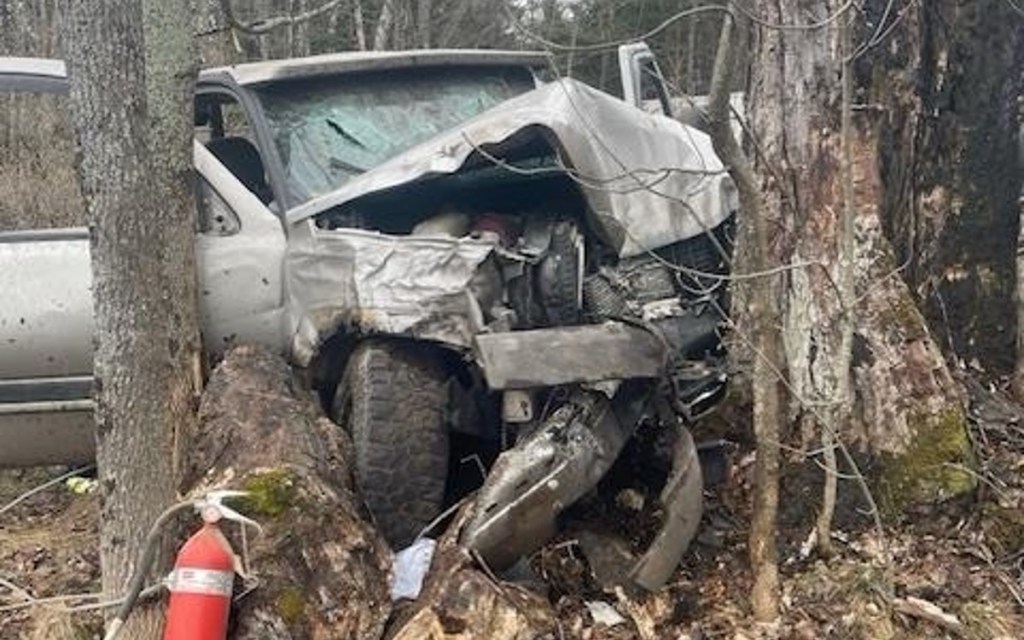 2 seriously injured in Palmyra crash, police say