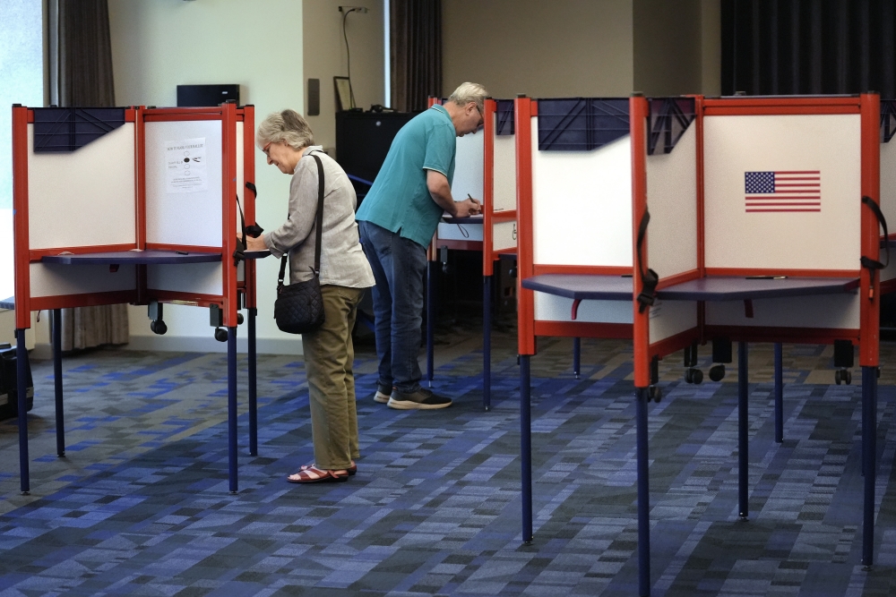 LIVE UPDATES Polls close in some states