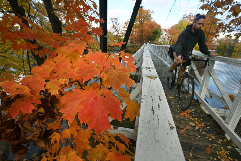 Halloween events, foliage and school sports wrap up Week in Photos