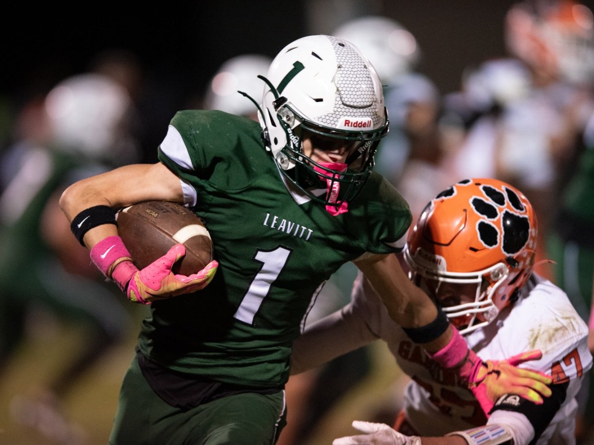Leavitt football dominates, hands Gardiner 1st loss