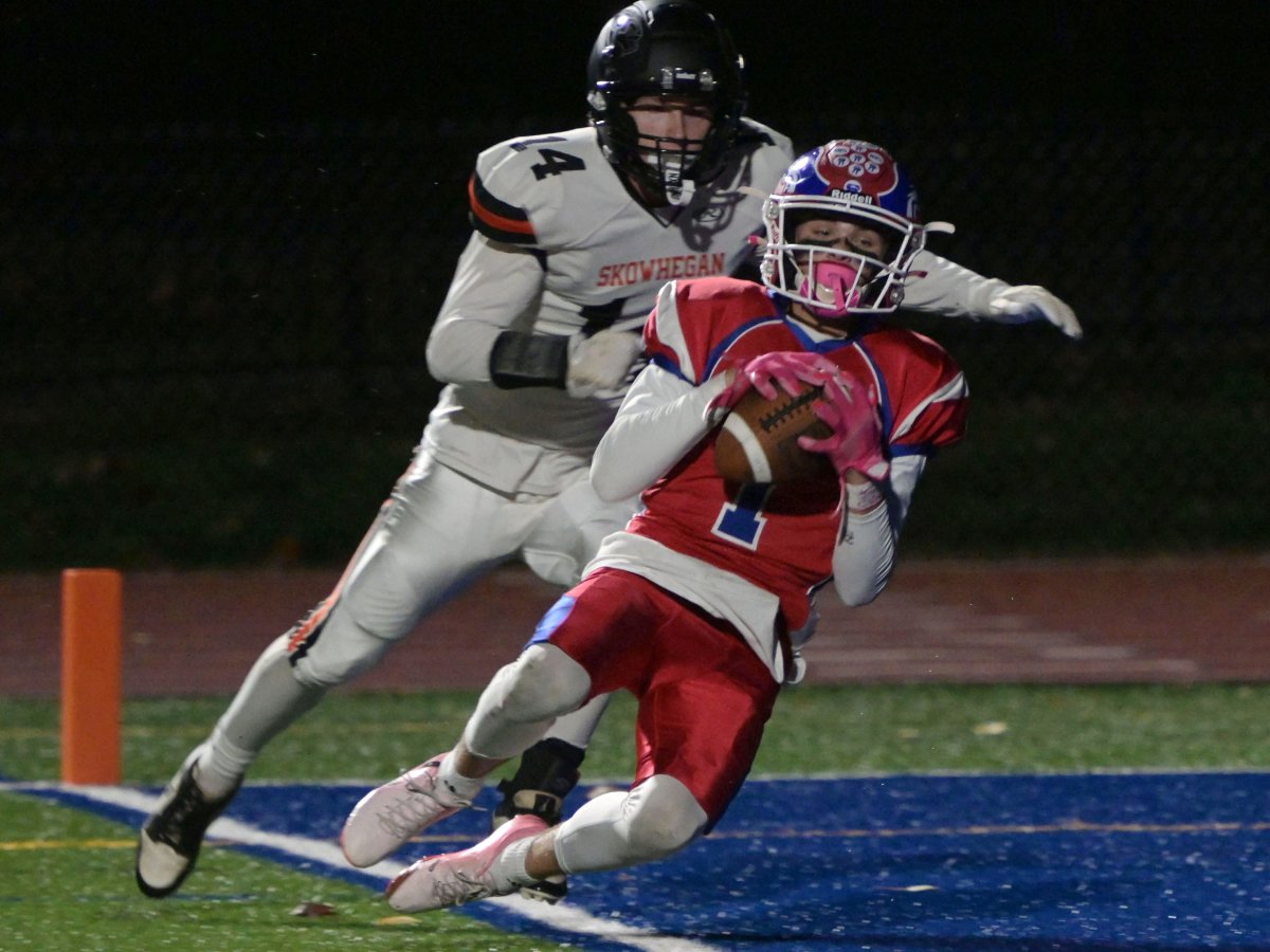 Messalonskee football outlasts Skowhegan for B North quarterfinal win