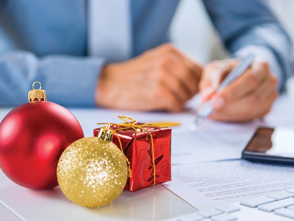 Tips for finding the best gifts for coworkers